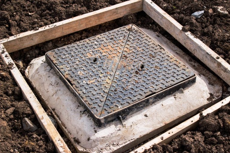 Vật liệu và Công nghệ Sản xuất Nắp Hố Ga Hiện Đại