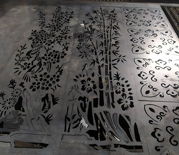 So sánh Gia Công Cắt Laze với phương pháp CNC